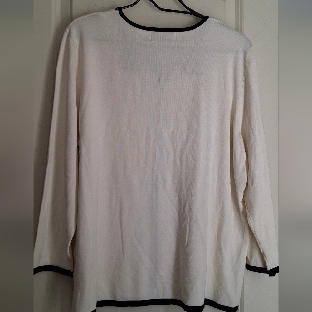 Alfred Dunner White Top with Black Trim Rayon/ Nylos XL Formal Party Church - Picture 10 of 10